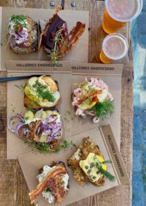 Copenhague-Torvehallerne-Market-ensemble-smorrebrod