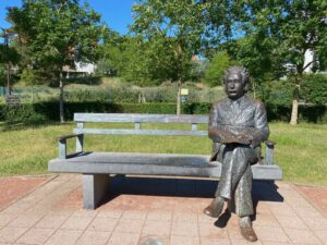 De-Haan-statue-Einstein-banc