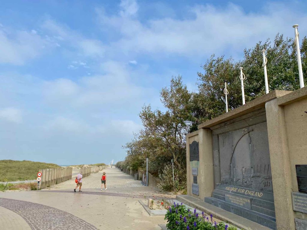 Zeebruges-promenade-de-la-Saint-George-monument-de-depart