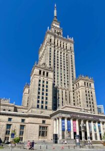 Pologne-Varsovie-Palais-de-la-Culture-et-de-la-Science-exterieur