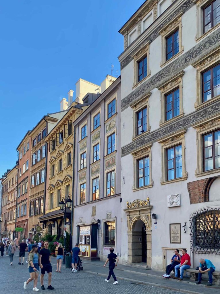 Pologne-Varsovie-place-du-Marche-belles-facades