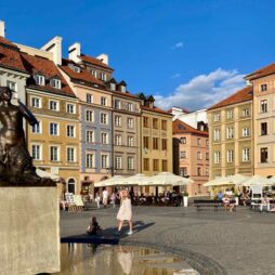 Pologne-Varsovie-place-du-Marche-quatre