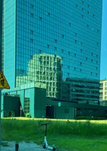 Varsovie-reflet-immeuble
