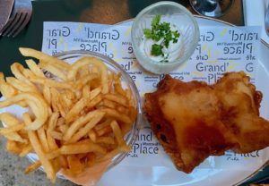 Grand-Place-Cafe-Montreuil-sur-Mer-fish-and-chips