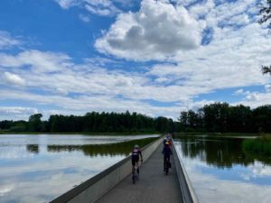 Limbourg-Bokrijk-cyclistes-piste-cyclable