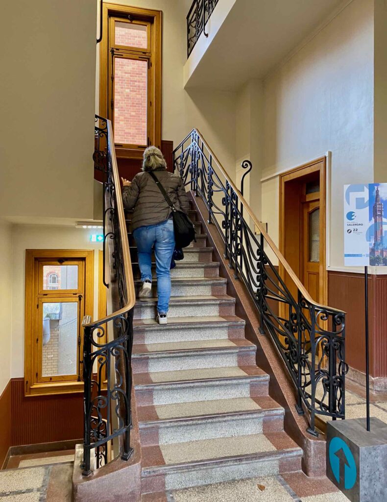 Beffroi-de-l-hotel-de-ville-de-Lille-escalier