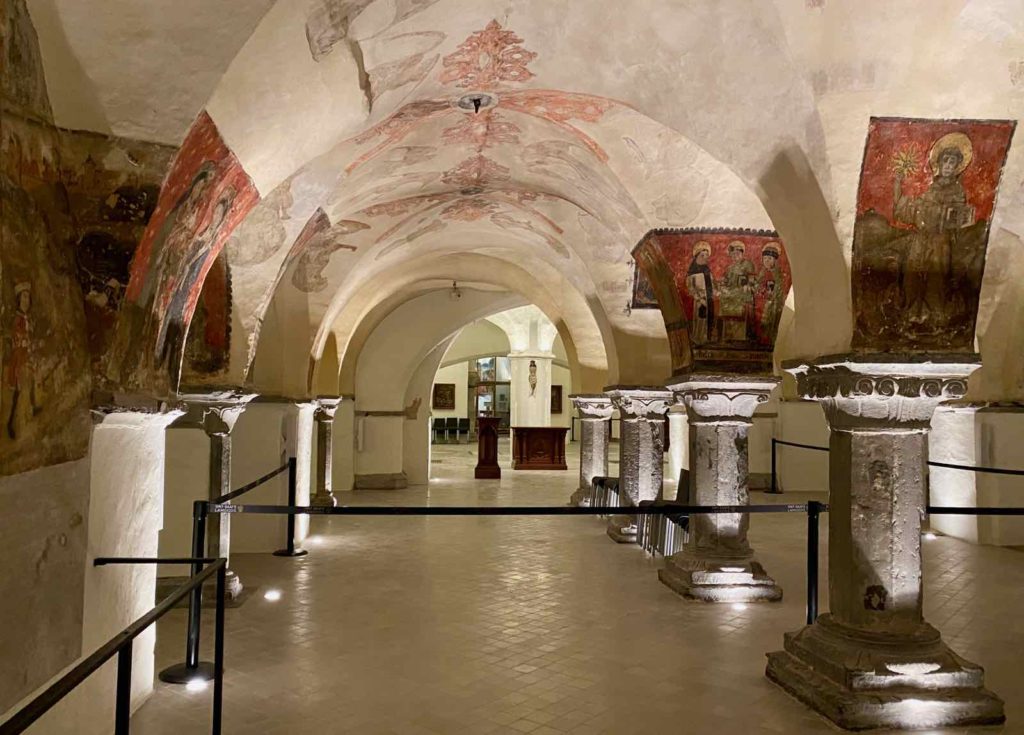 Gand-cathedrale-saint-bavon-crypte-peintures