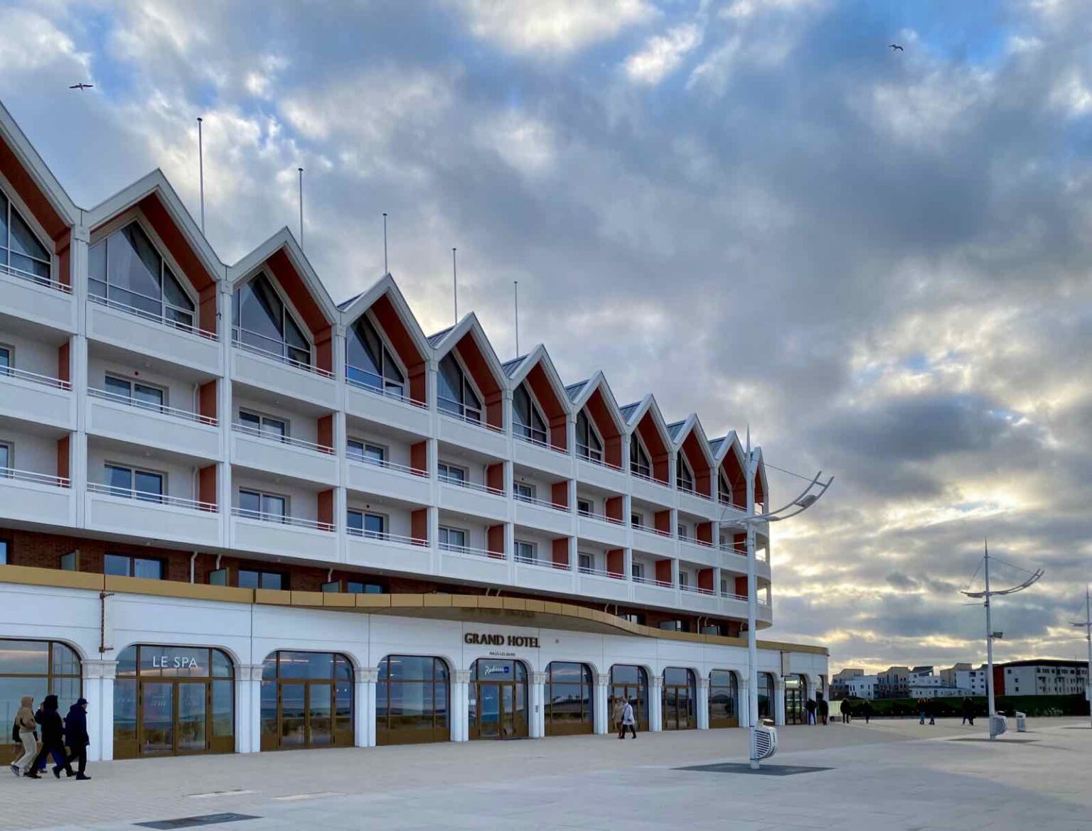 RadissonBluMalolesBainsfacadehotel Plus au nord