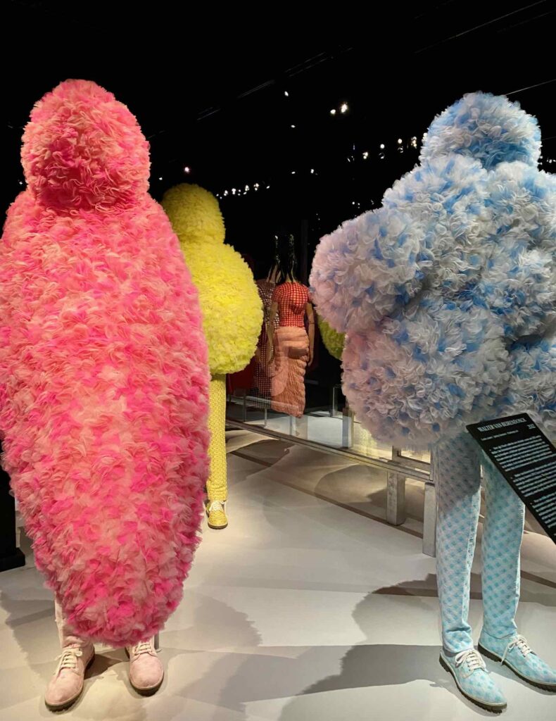 Anvers-musees-Momu-habits-pompons