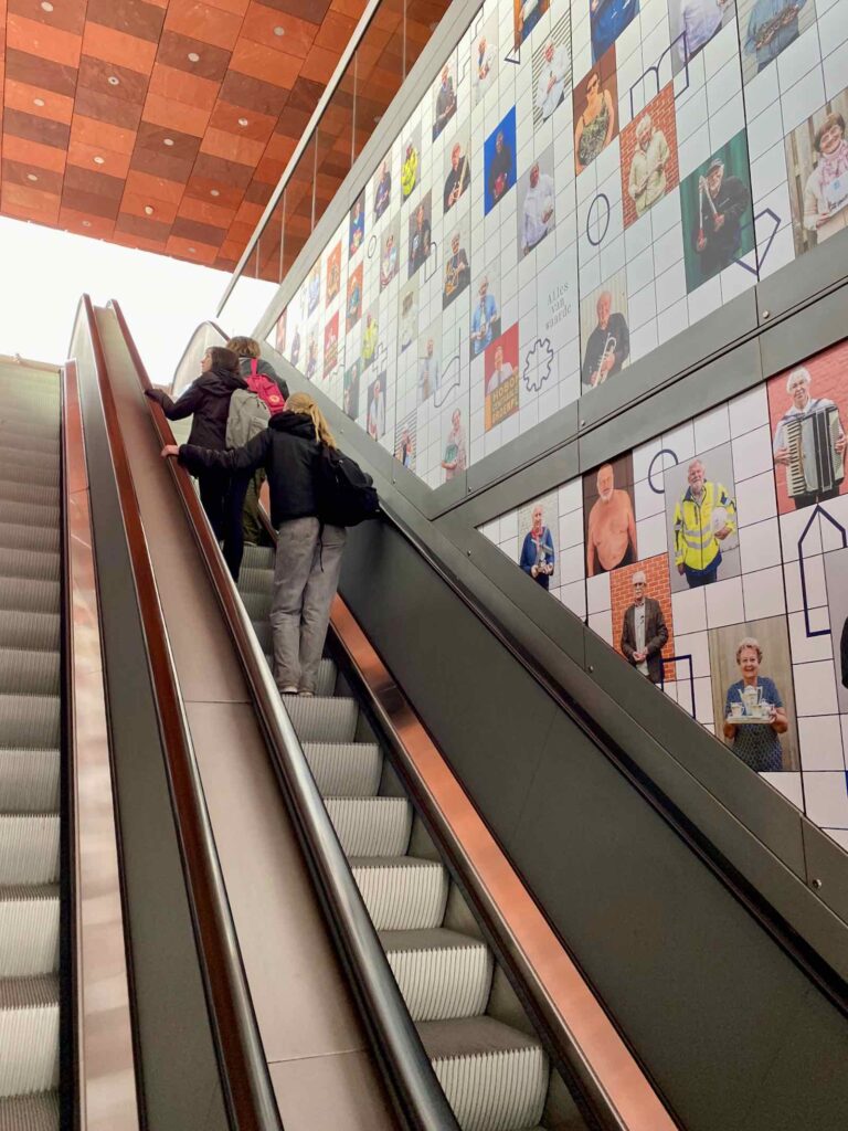 musee-anversois-MAS-escalator-interieur