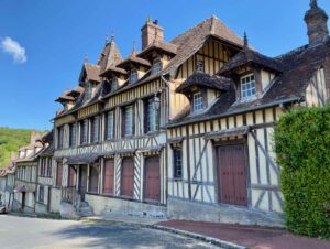 Lyons-la-Foret-maison-marraine-Maurice-Ravel-autre