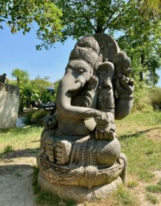Pairi-Daiza-Le-Royaume-de-Ganesha-statue