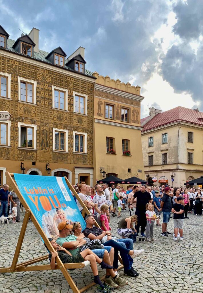 Lublin-en-Pologne-Festival-Carnaval-des-Magiciens-spectateurs