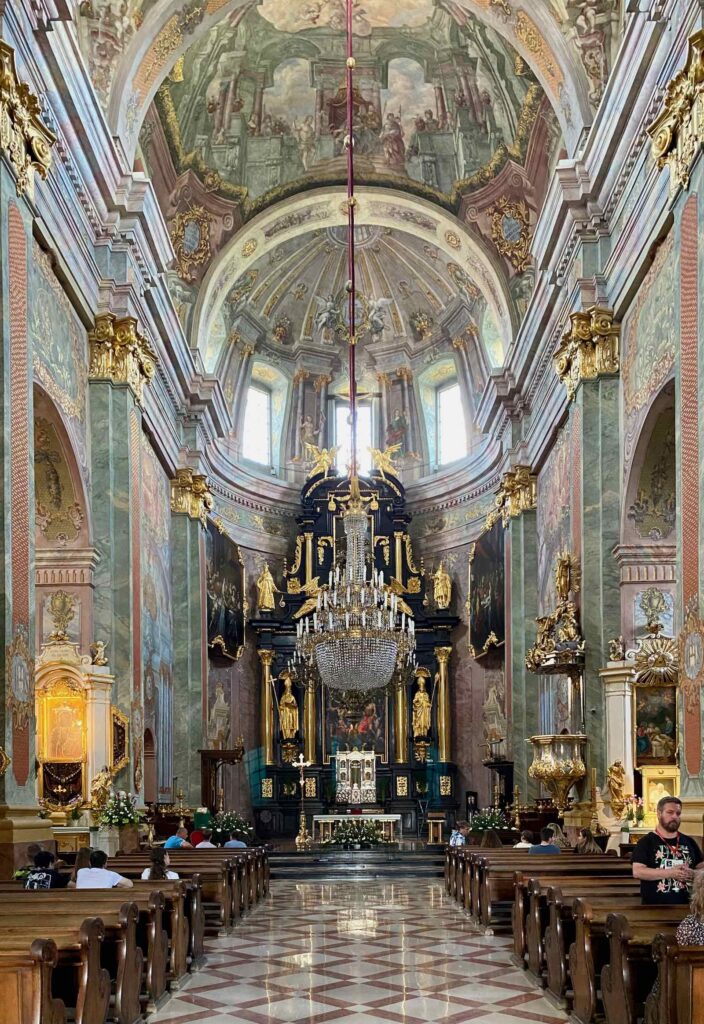 Lublin-en-Pologne-archicathedrale-saint-jean-baptiste-et-saint-jean-l-evangeliste