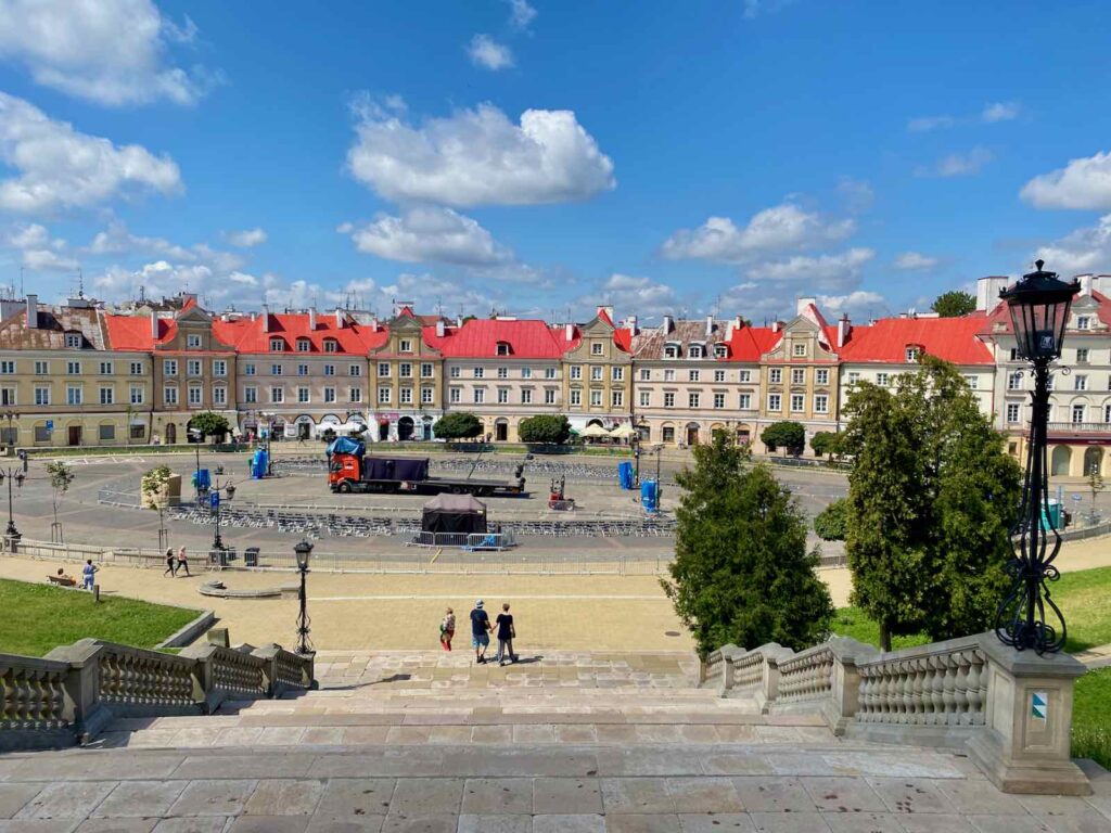 Lublin-en-Pologne-place-sortie-chateau