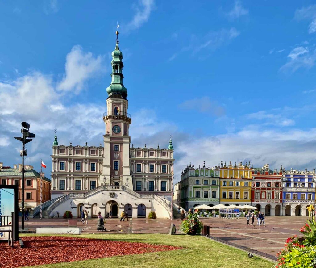 Zamosc-Pologne-hotel-de-ville