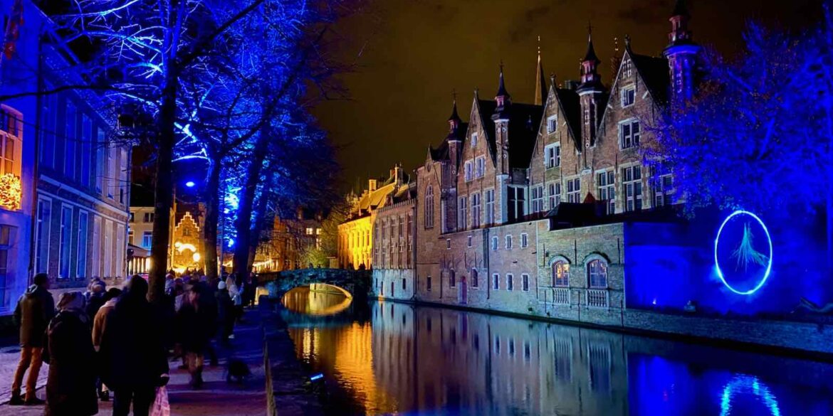 À Bruges, Lueur d’hiver et sa féérie lumineuse