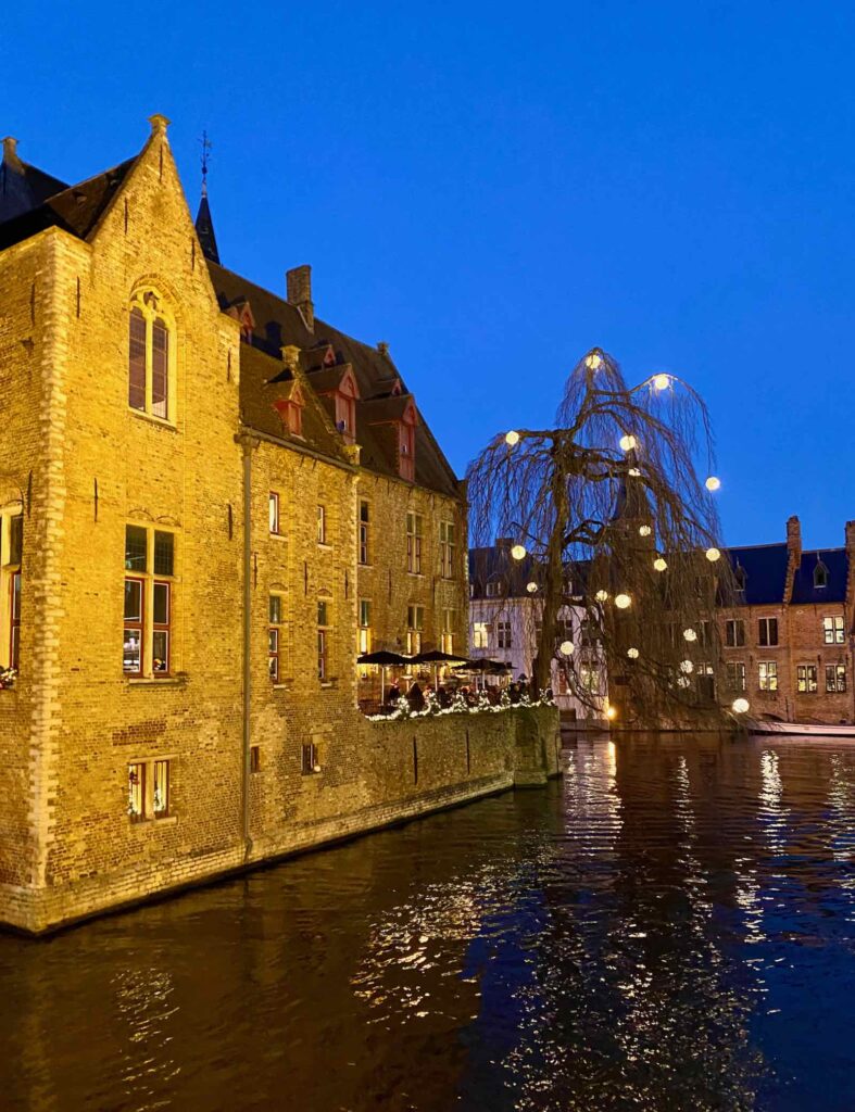 Bruges-canal-nuit