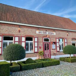 Heuvelland-In-de-Zon-restaurant-ensemble