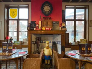 Estaminet-flamand-Het-Blauwershof-esataminnet-interieur-vue-ensemble