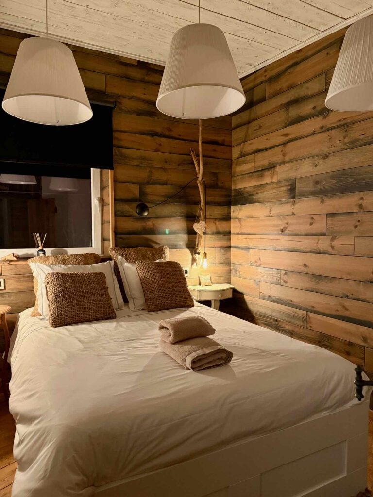 Ardenne-belge-Florennes-chalet-etangchambre-deux