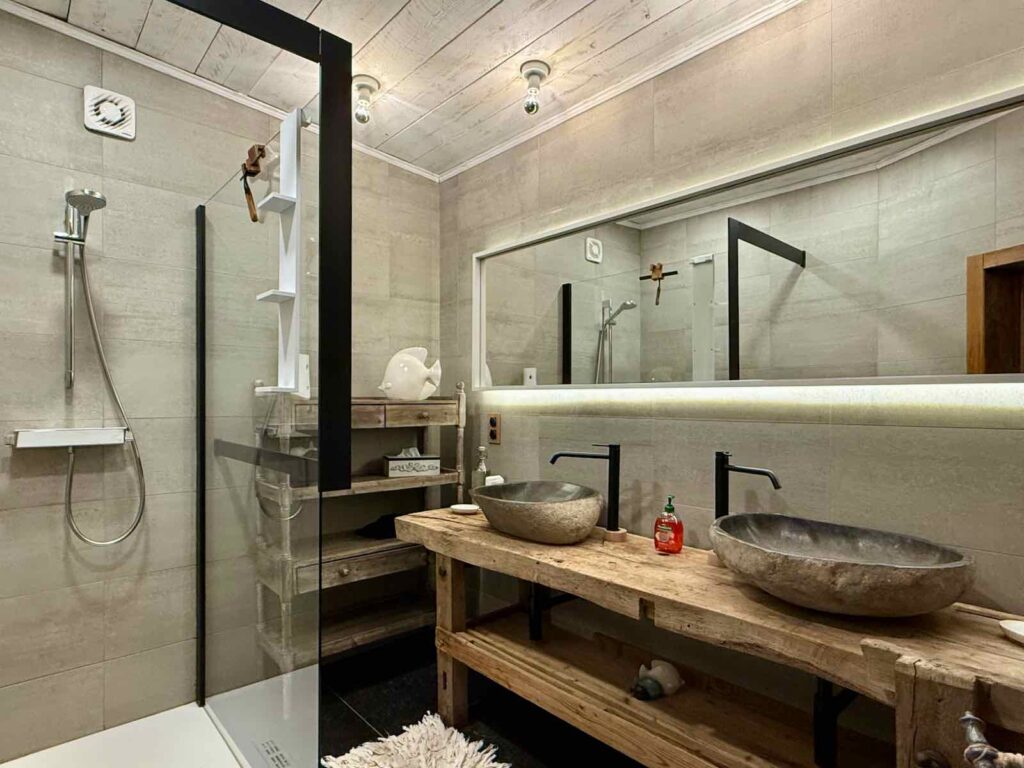 Ardenne-belge-Florennes-chalet-etangsalle-de-bain