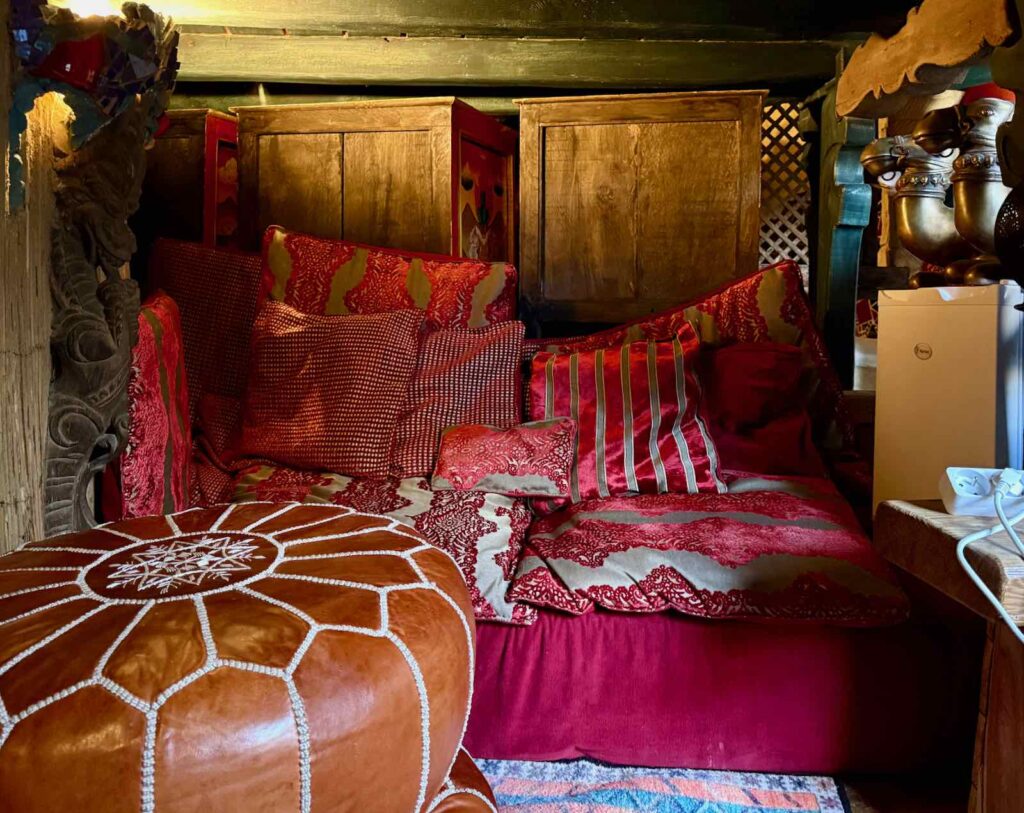 Ardenne-belge-La-Balade-des-Gnomes-Les-etoiles-du-desert-salon