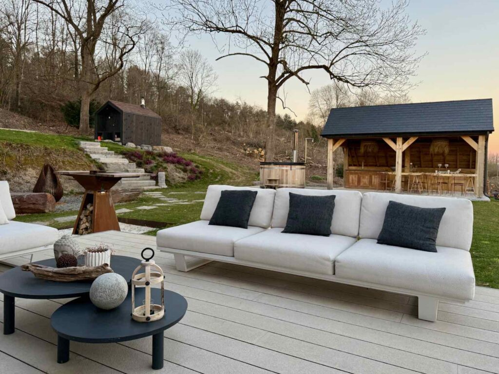 Ardenne-belge-gîte-Barvaux-sur-Ourthe-salon-exterieur