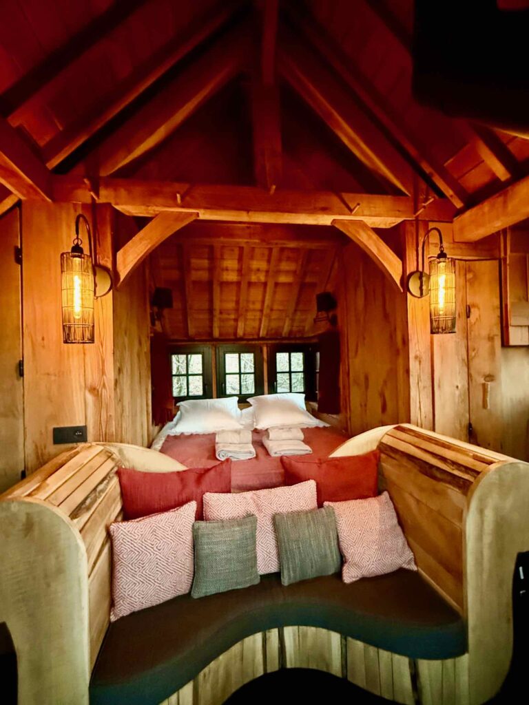 Les-Cabanes-de-Rensiwez-Houffalize-Henriette-interieur