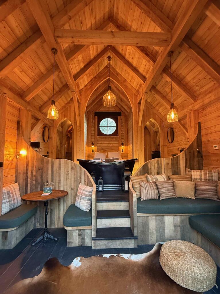 Les-Cabanes-de-Rensiwez-Houffalize-cabane-Thomas