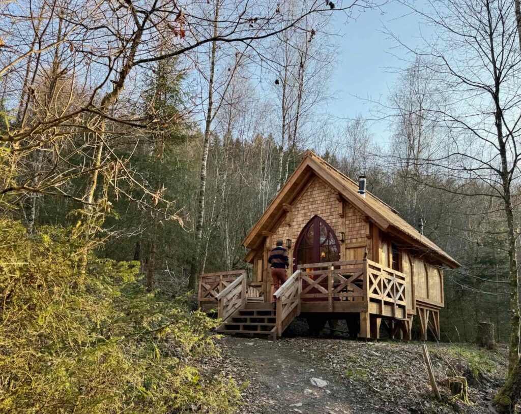 Les-Cabanes-de-Rensiwez-Houffalize-cabane-Thomas-exterieur