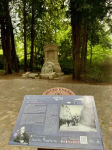 Jules-Verne-à-Amiens-tombe-loin