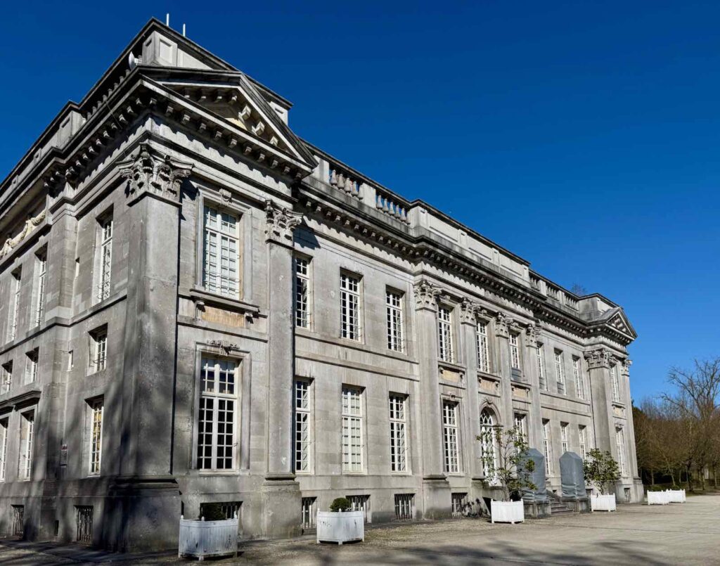 Chateau-de-Seneffe-Wallonie-exterieur-facade-arriere