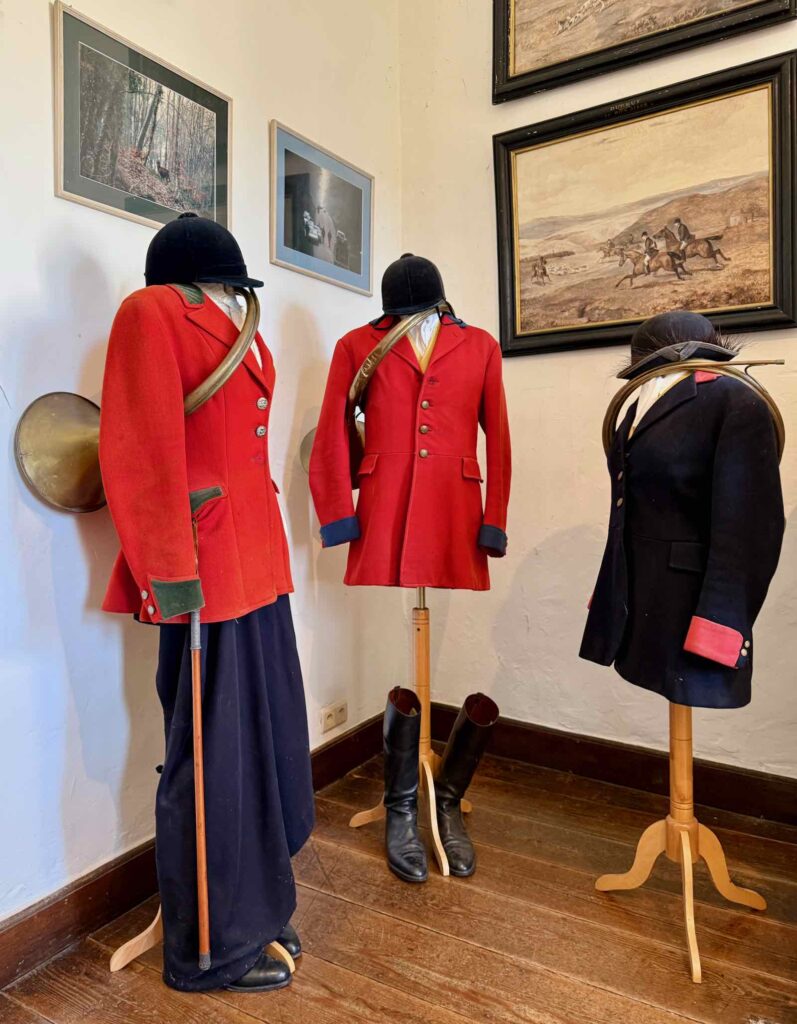 Chateaux-en-Wallonie-Lavaux-Sainte-Anne-costumes-chasse