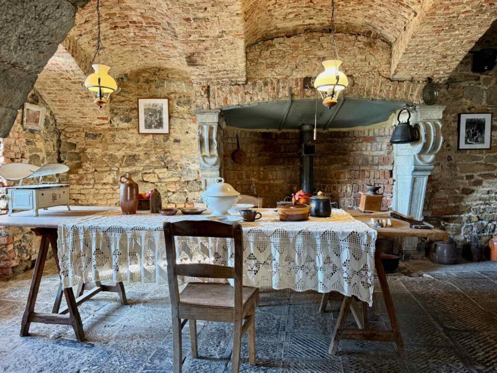 Chateaux-en-Wallonie-Lavaux-Sainte-Anne-cuisine-et-cheminee