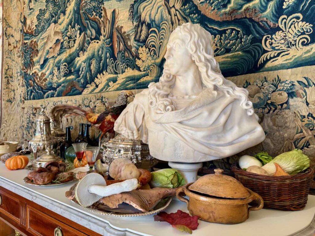 Chateaux-en-Wallonie-Seneffe-buffet-avec-statue