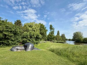 Læthem-Saint-Martin-statue-couchee-bord-de-Lys-deux