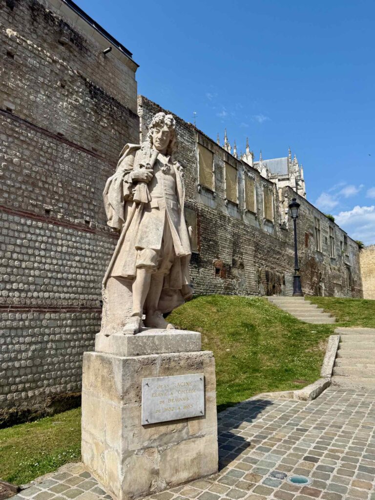 Beauvais-quartier-episcopal-trois