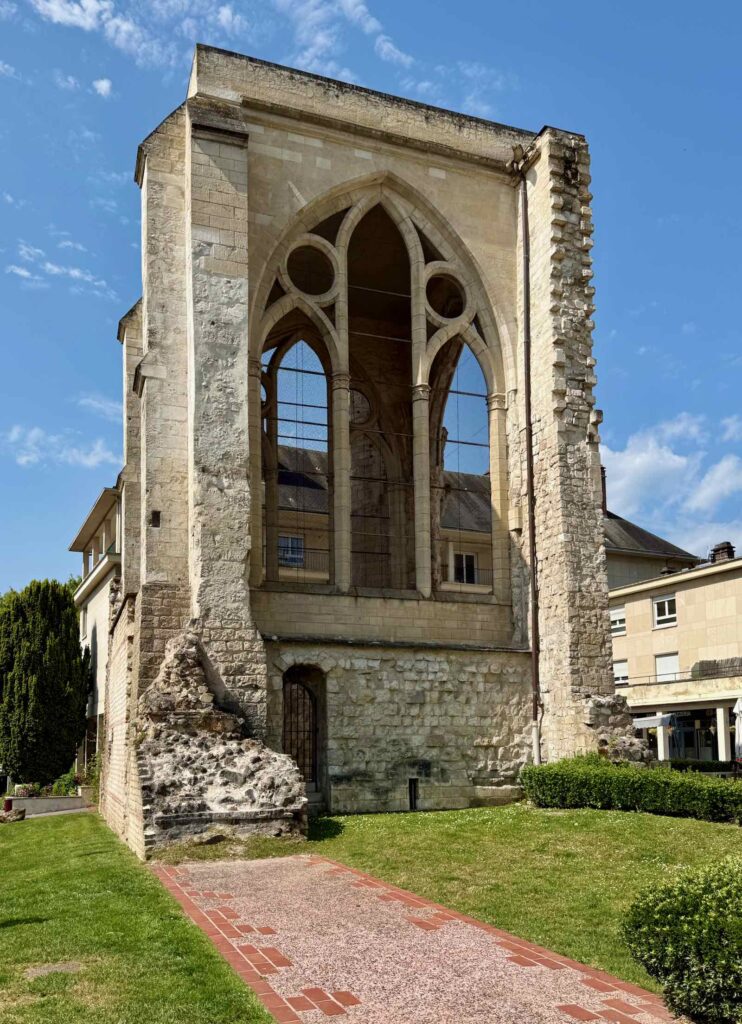Beauvais-quartier-episcopal-un