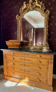 Chateau-d-Hardelot-commode-chambre-Whitley