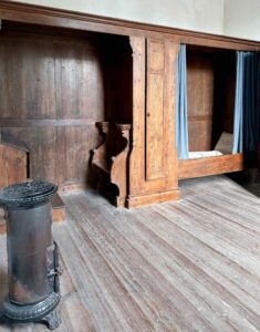 La-Chartreuse-de-Neuville-sous-Montreuil-ermitage-interieur