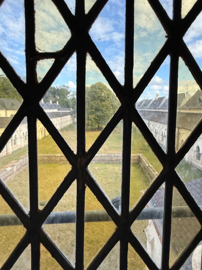 La-Chartreuse-de-Neuville-sous-Montreuil-fenetre