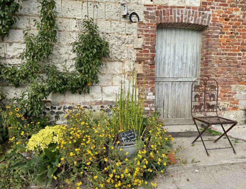 La-Chartreuse-de-Neuville-sous-Montreuil-jardin-trois