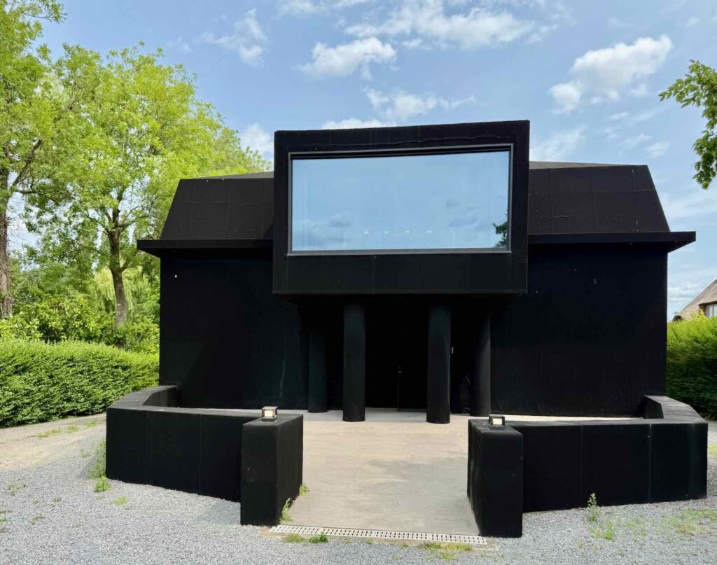 Vallee-de-la-Lys-Wunderkammer-Hans-Op-de-Beeck-batiment