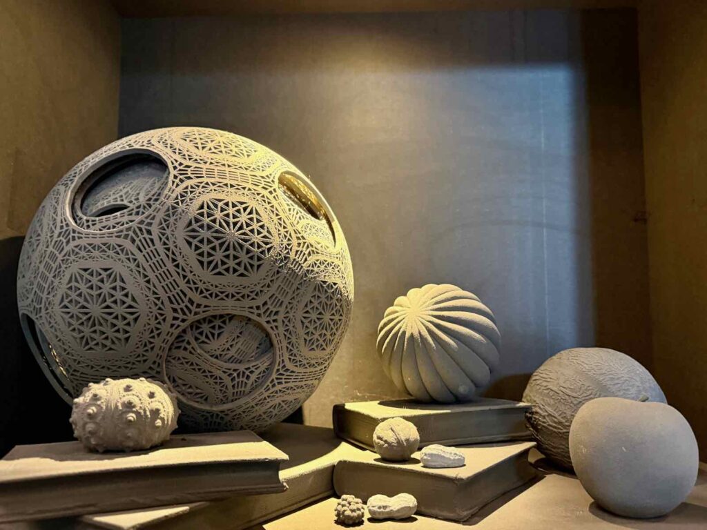 Vallee-de-la-Lys-Wunderkammer-Hans-Op-de-Beeck-boule