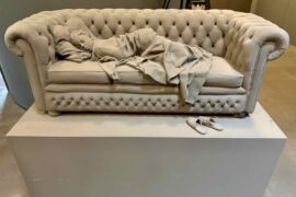 Vallee-de-la-Lys-Wunderkammer-Hans-Op-de-Beeck-canape