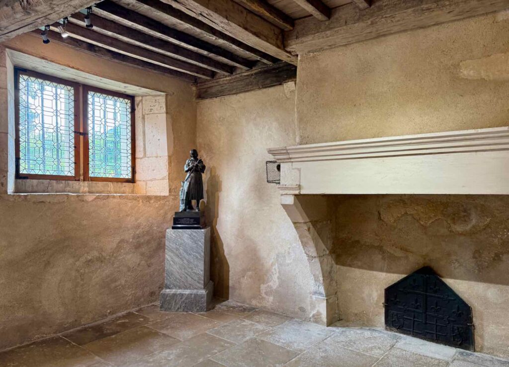 Vosges-Domrémy-la-Pucelle-maison-natale-Jeanne-d-Arc-piece-interieur