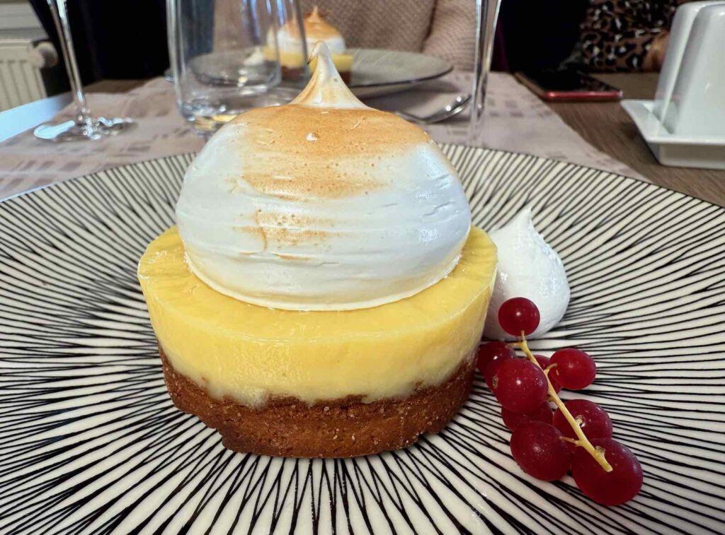 Vosges-restuarant-La-Marmite-Greux-tartelette-citron-meringuee
