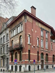 Charleroi-Maison-doree-rue-Tumelaire