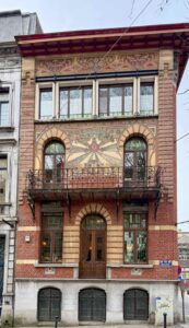 Charleroi-Maison-doree-rue-Tumelaire-facade